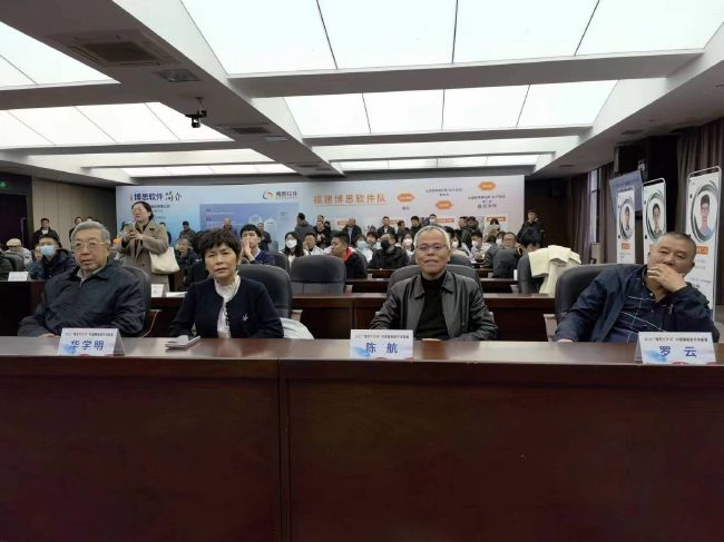 至于卢战军这种，每月薪资超过十五万。